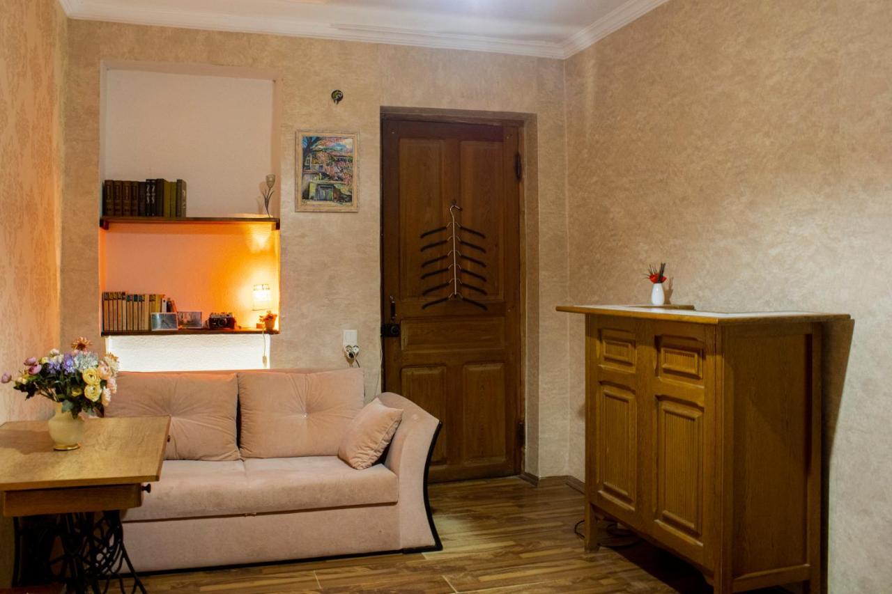 Nino'S Guest House Tbilisi Exteriör bild