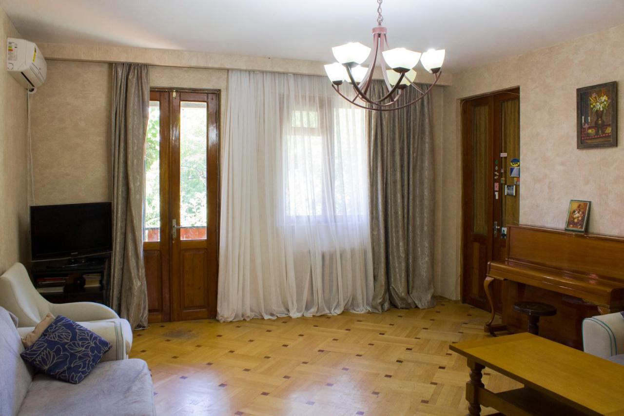 Nino'S Guest House Tbilisi Exteriör bild