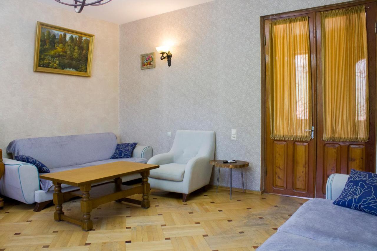 Nino'S Guest House Tbilisi Exteriör bild
