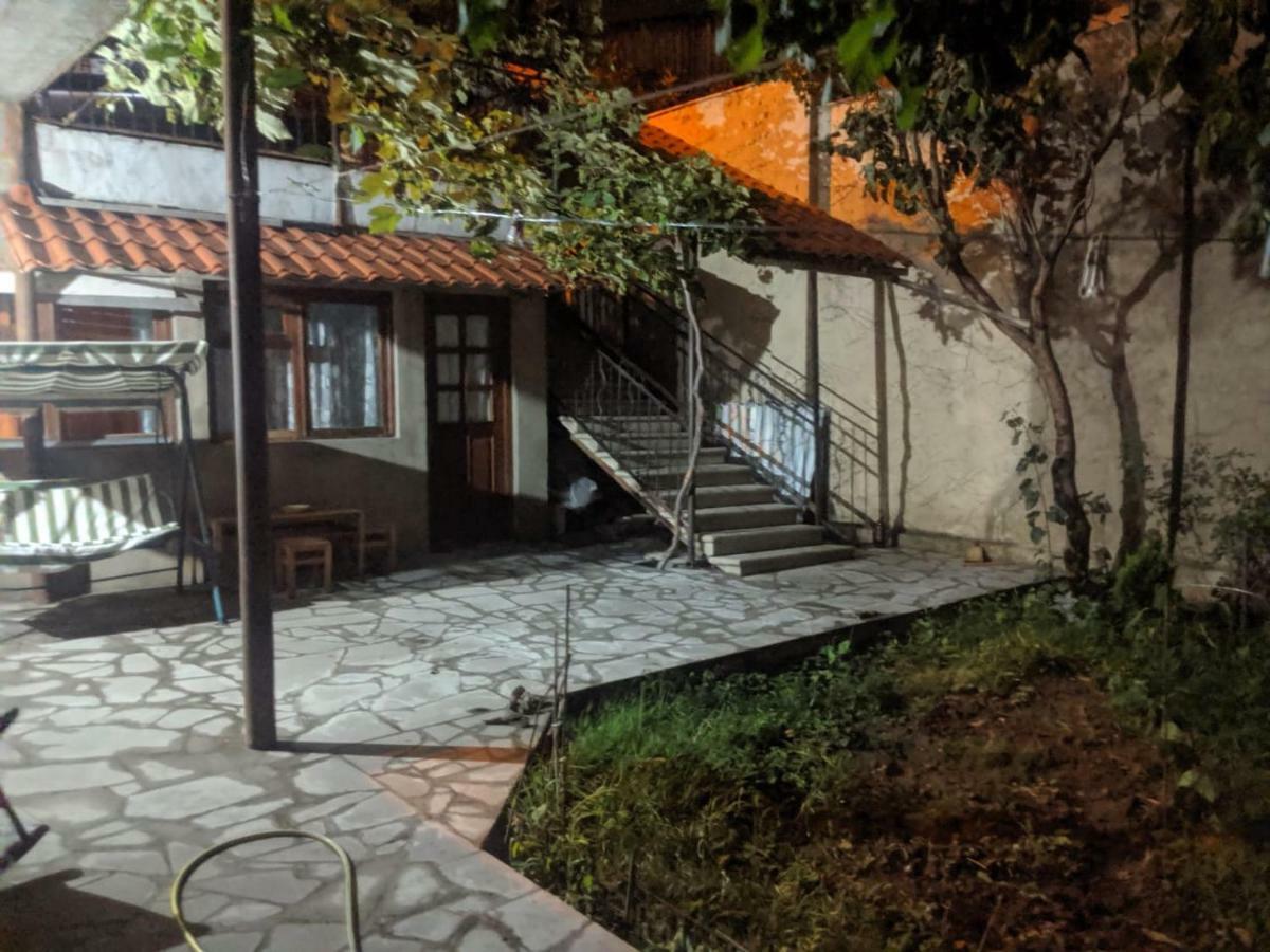 Nino'S Guest House Tbilisi Exteriör bild